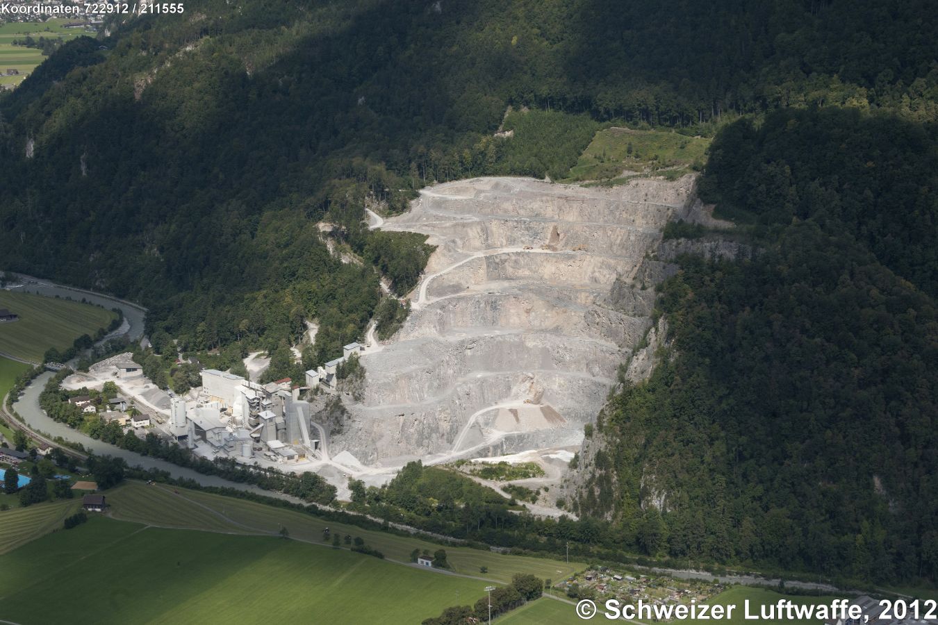 Kalksteinbruch 'Sattel' Netstal, Position 2'723'563.28, 1'213'016.97